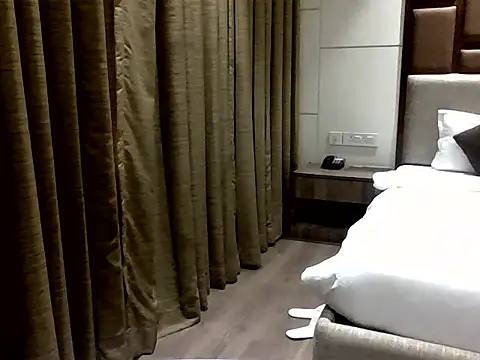 nikhil s25 online show from 12, 4, 2026