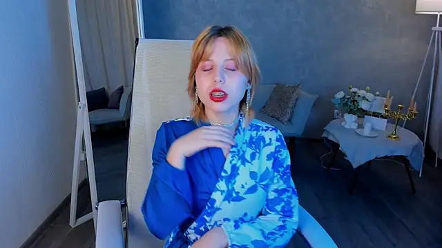 VivienneHebert online show from 25, 4, 2026