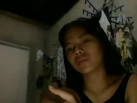 Snapshot of trixiavia chatting on 13, 4, 2026 trixiavia online show from 13, 4, 2026