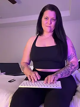 kittyykat767 online show from 15, 4, 2026