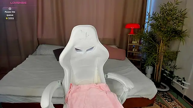 Snapshot of alis_tauber chatting on 16, 7, 2026 alis tauber online show from 16, 7, 2026