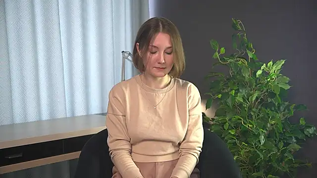 Snapshot of DottyKutzer chatting on 14, 4, 2026 DottyKutzer online show from 14, 4, 2026