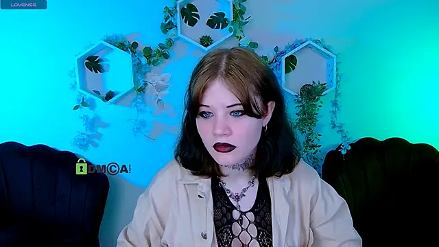 nikki kiss  online show from 12, 6, 2026