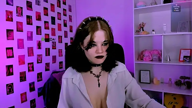 nikki kiss  online show from 24, 7, 2026