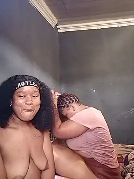 Snapshot of Diva-girl1 chatting on 14, 4, 2026 Diva-girl1 online show from 14, 4, 2026