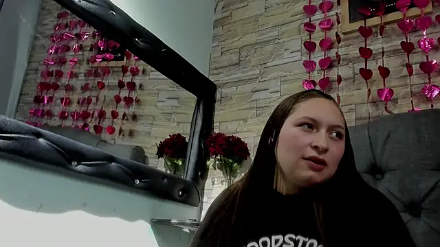 dakotaa blonde online show from 13, 4, 2026