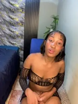 Snapshot of Petite_BUNNYWORXXX chatting on 15, 4, 2026 Petite BUNNYWORXXX online show from 15, 4, 2026