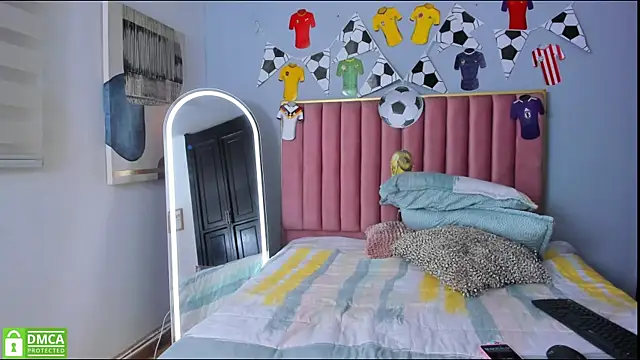 Snapshot of butterflydoll_ chatting on 15, 7, 2026 butterflydoll online show from 15, 7, 2026