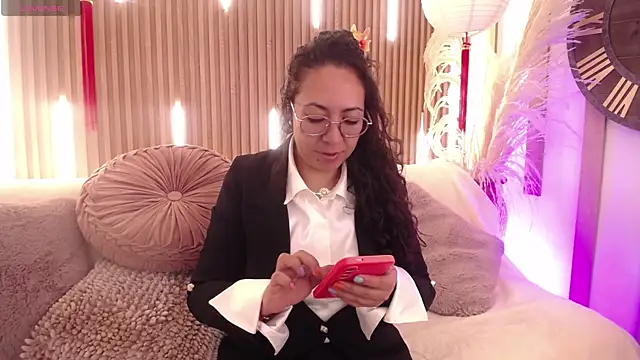 Snapshot of Velvet_Curly chatting on 13, 5, 2026 Velvet Curly online show from 13, 5, 2026