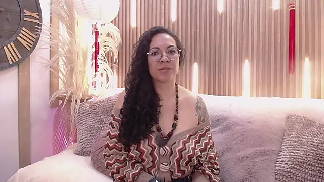 Snapshot of Velvet_Curly chatting on 15, 5, 2026 Velvet Curly online show from 15, 5, 2026