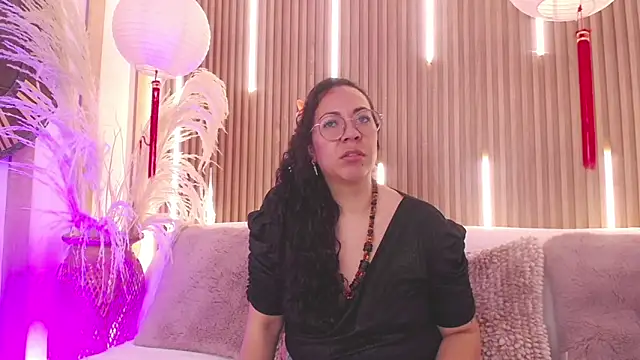 Snapshot of Velvet_Curly chatting on 29, 5, 2026 Velvet Curly online show from 29, 5, 2026