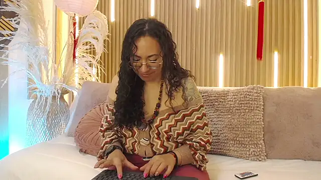 Snapshot of Velvet_Curly chatting on 30, 5, 2026 Velvet Curly online show from 30, 5, 2026