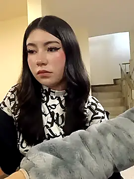 Emiily  Evans online show from 21, 4, 2026