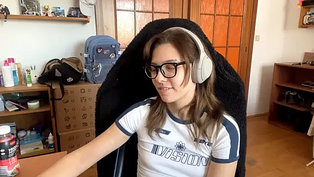 PillowPeachX online show from 29, 4, 2026