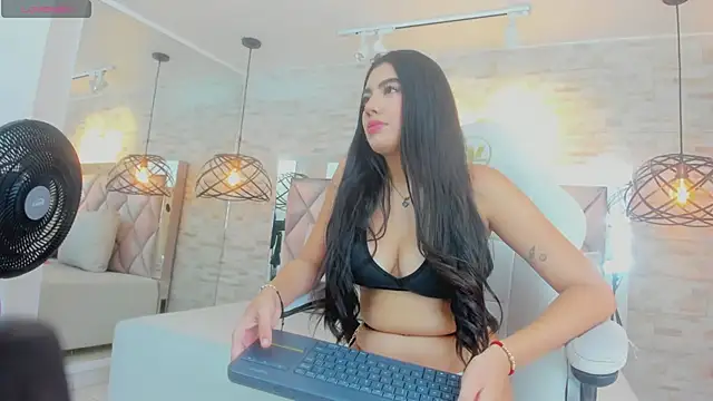 hazel nyxx online show from 16, 4, 2026