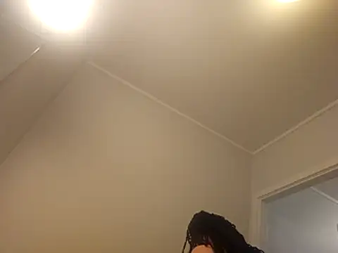 Snapshot of shyhornymommy chatting on 13, 4, 2026 shyhornymommy online show from 13, 4, 2026