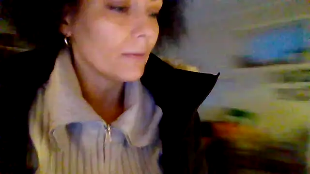 Snapshot of shyhornymommy chatting on 26, 4, 2026 shyhornymommy online show from 26, 4, 2026