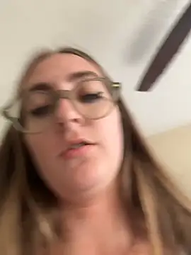 Snapshot of prettykitttty chatting on 16, 4, 2026 prettykitttty online show from 16, 4, 2026