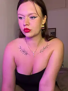 SweetLikaaa online show from 28, 4, 2026
