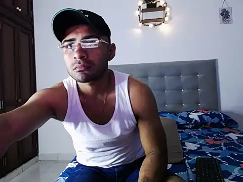 zeussexyhot online show from 23, 4, 2026