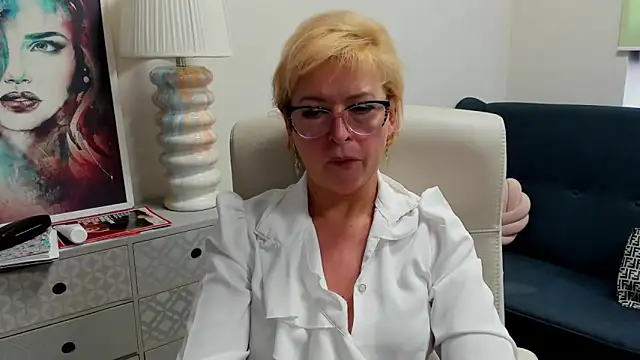 luna xfantasy online show from 23, 4, 2026