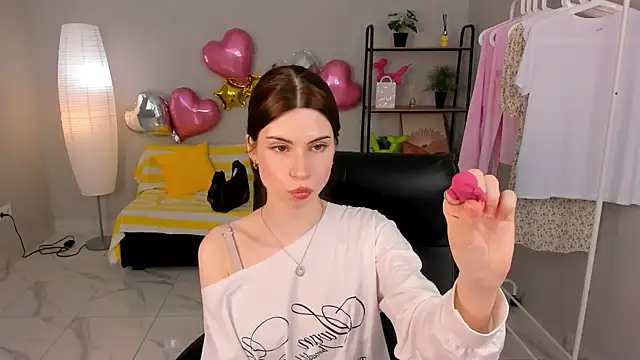 Umia Bordered online show from 16, 4, 2026