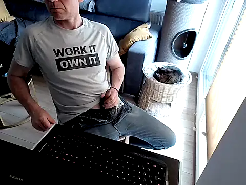 Snapshot of KoneserZmyslow chatting on 11, 6, 2026 KoneserZmyslow online show from 11, 6, 2026