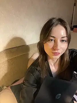 MillaLiie online show from 10, 5, 2026
