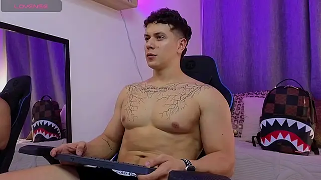 Snapshot of ASHTON_HILS chatting on 20, 6, 2026 ASHTON HILS online show from 20, 6, 2026