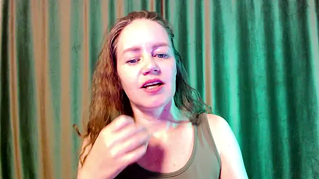 Snapshot of Fern_Lust chatting on 30, 4, 2026 Fern Lust online show from 30, 4, 2026