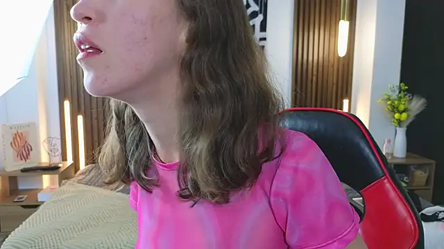 Snapshot of Sun_20_ chatting on 15, 4, 2026 Sun 20 online show from 15, 4, 2026