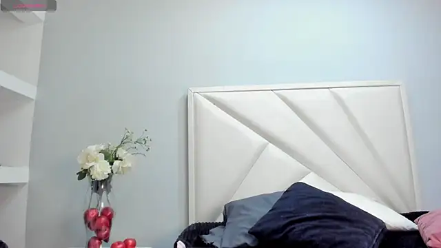 Snapshot of MiluVegaa_ chatting on 8, 7, 2026 MiluVegaa online show from 8, 7, 2026
