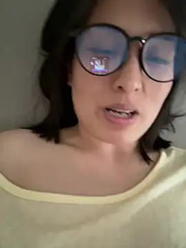 Snapshot of Faye-baby chatting on 28, 4, 2026 Faye-baby online show from 28, 4, 2026