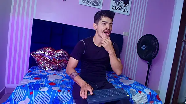 Snapshot of taylor_Stele chatting on 12, 6, 2026 taylor Stele online show from 12, 6, 2026