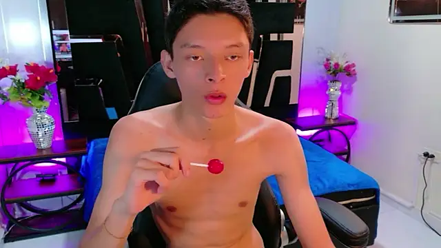 BlurEyes1 online show from 15, 4, 2026