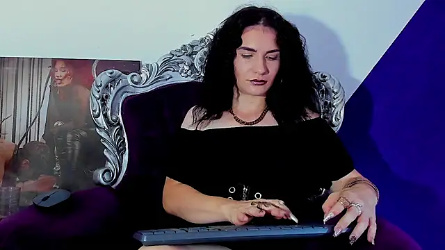 MistressKasandra online show from 5, 7, 2026