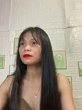 Snapshot of -Lucie-e chatting on 29, 5, 2026 -Lucie-e online show from 29, 5, 2026