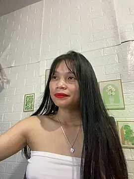Snapshot of -Lucie-e chatting on 31, 5, 2026 -Lucie-e online show from 31, 5, 2026