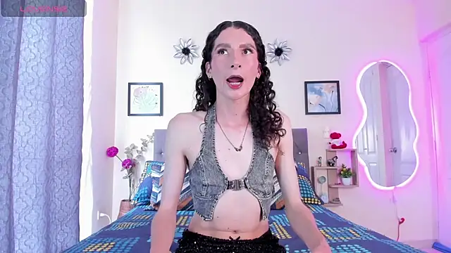 Snapshot of viioleta_queen chatting on 28, 5, 2026 viioleta queen online show from 28, 5, 2026