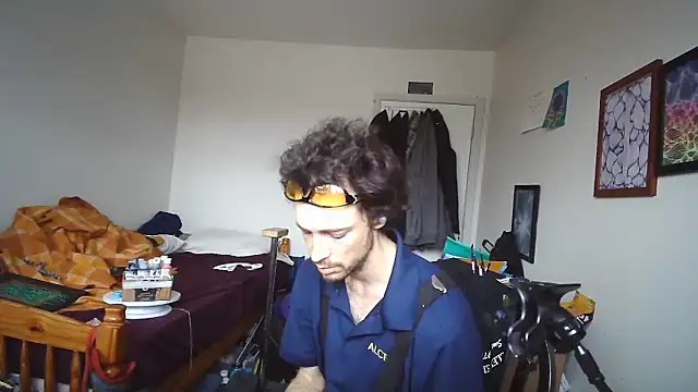 JohnnyMoves online show from 12, 5, 2026