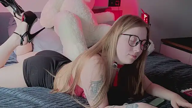 Snapshot of ShowmeYourfetish chatting on 14, 7, 2026 ShowmeYourfetish online show from 14, 7, 2026