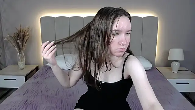 Snapshot of MarliinNova chatting on 10, 7, 2026 MarliinNova online show from 10, 7, 2026
