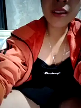 Snapshot of Zara-Lina chatting on 4, 5, 2026 Zara-Lina online show from 4, 5, 2026