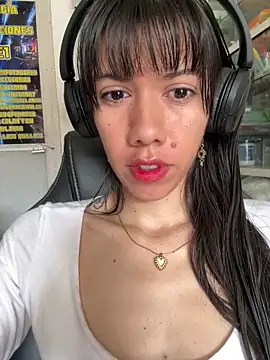 Snapshot of drea-an chatting on 23, 4, 2026 drea-an online show from 23, 4, 2026