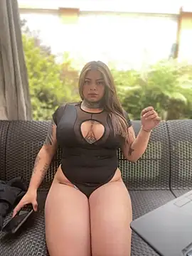 ScarlettRose Pink online show from 21, 4, 2026