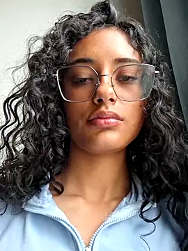 Valentinalau online show from 18, 4, 2026