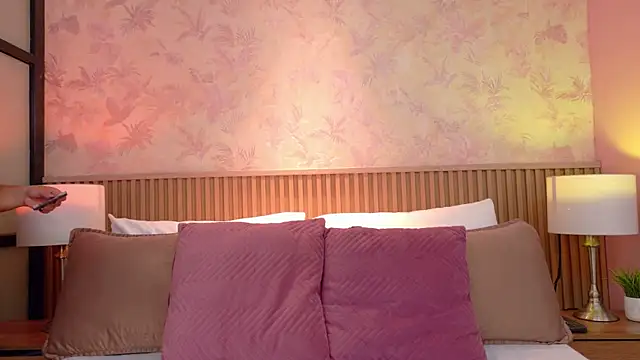 Snapshot of Darcy_glow_ chatting on 11, 7, 2026 Darcy glow online show from 11, 7, 2026