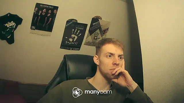 Snapshot of Milkyman7 chatting on 17, 12, 2024 Milkyman7 online show from 17, 12, 2024