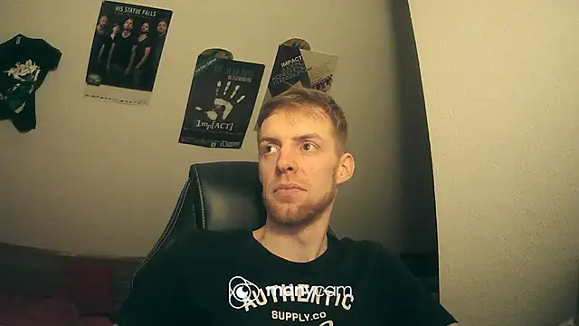 Snapshot of Milkyman7 chatting on 21, 12, 2024 Milkyman7 online show from 21, 12, 2024