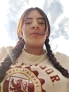 Maggiee 1 online show from 4, 7, 2026